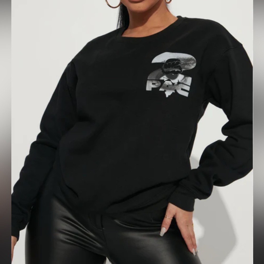 50%offw❤️ Tupac Women's Washed Crew Neck Sweatshirt Black cut neck M Bb